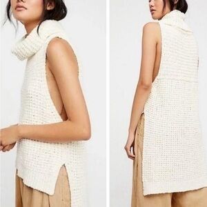 ✨ Free People Cozy White Sleeveless Turtleneck Knit Sweater!